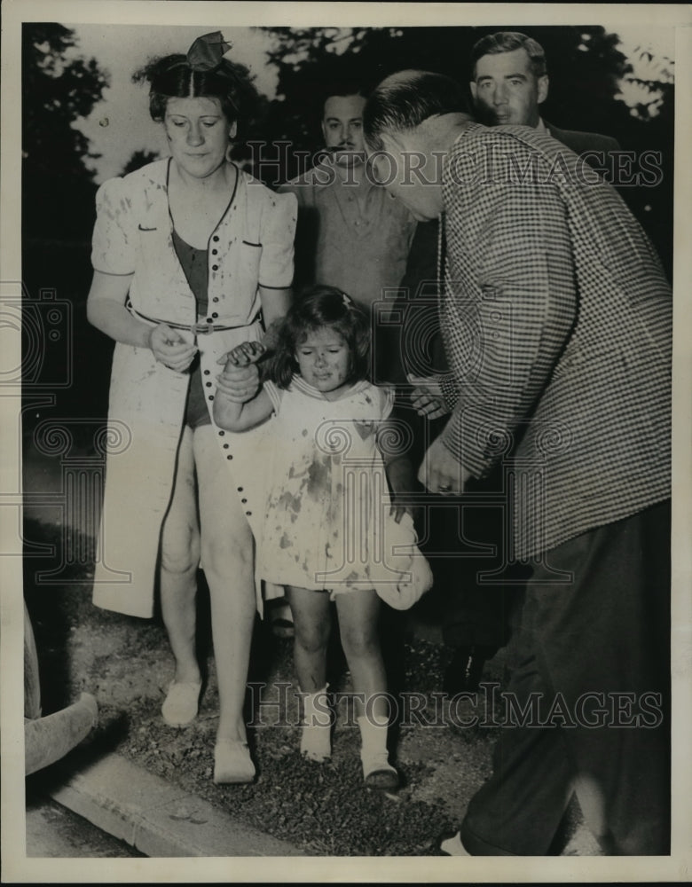 1938 Press Photo New York Mrs. Lisla Landon &amp; Clara injured auto accident NYC - Historic Images