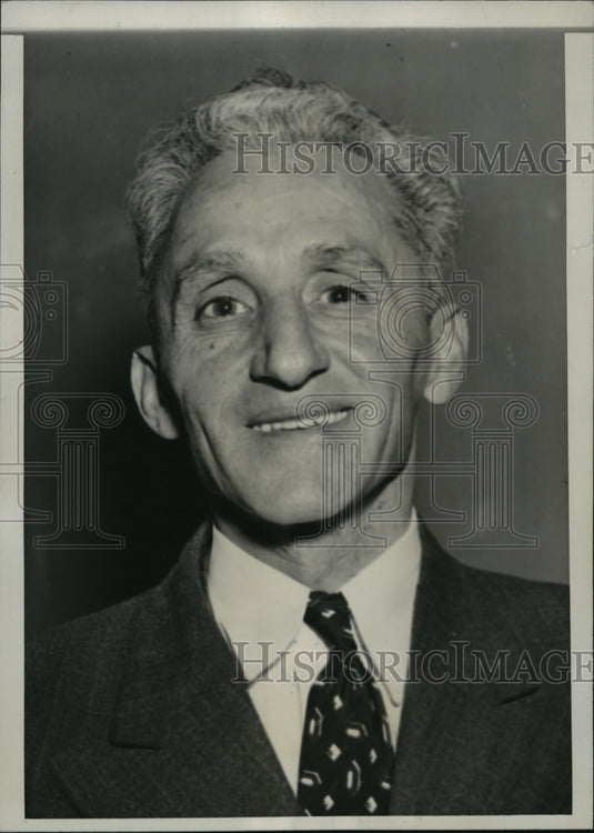 1935 Press Photo New York Here's John Ousta, pioneer silk producer NYC - Historic Images
