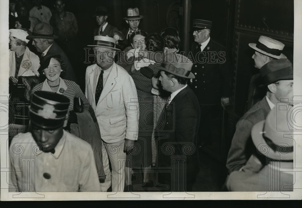 1935 Press Photo New York Rescued Dixie passengers arrive in New York NYC-Historic Images