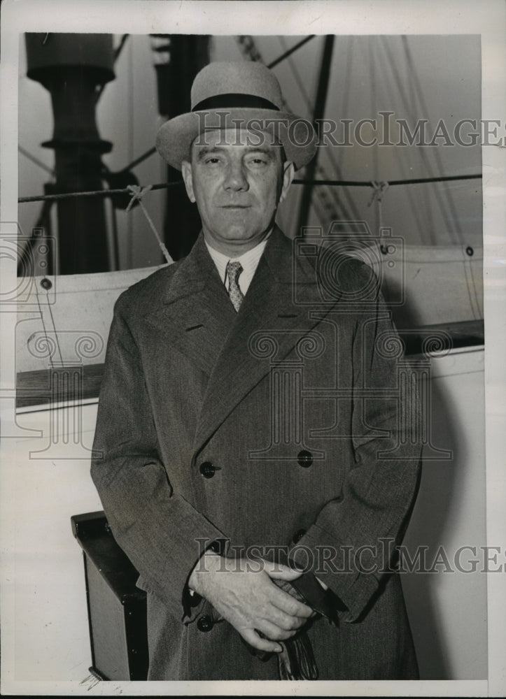 1935 Press Photo New York Admiral Robert Witthoeft Arrives on S.S. New York NYC-Historic Images