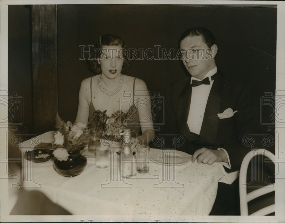 1935 Press Photo New York Toni Johnson and Edward Anderson At Versailles NYC - Historic Images