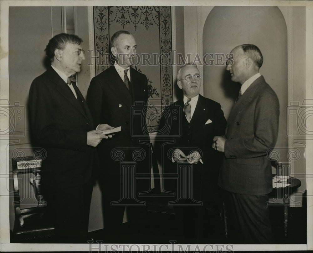 1935 Press Photo New York Debtor Relief Conference Waldorf-Astoria Hotel NYC-Historic Images