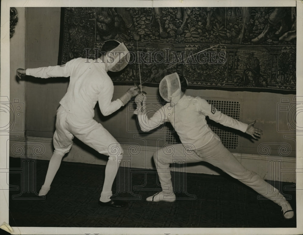 1936 Press Photo New York Philip Lillenthal, Hugo Castello Fenching Match - Historic Images