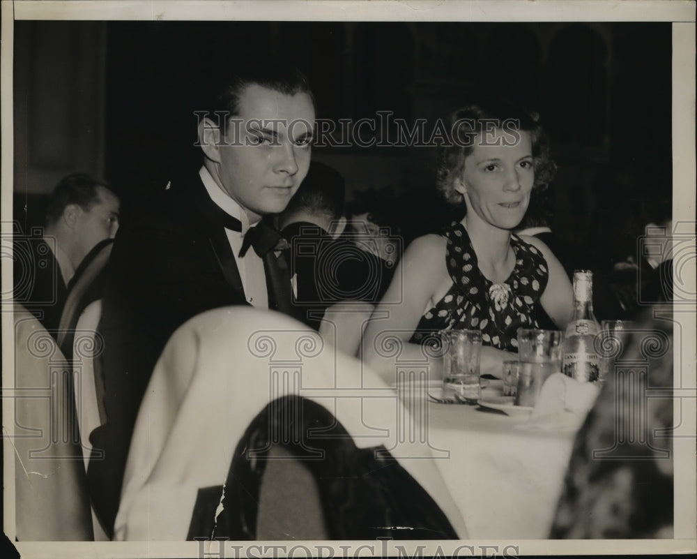 1938 Press Photo New York Mrs John McVickar &amp; E.S. McVickar at Versailles NYC-Historic Images