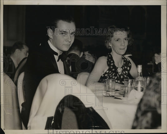 1938 Press Photo New York Mrs John McVickar & E.S. McVickar at Versailles NYC-Historic Images