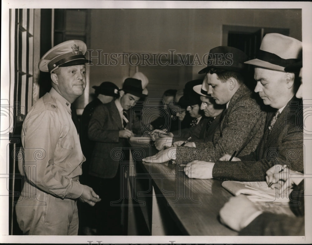 1936 Press Photo New York Major Bell, Commander, questioned by Reporter NYC - Historic Images