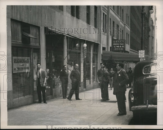 1941 Press Photo New York West 58th Street near 7th Avenue crime scene in NYC - Historic Images