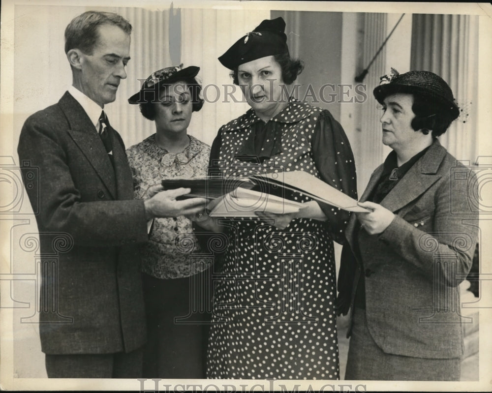 1936 Press Photo New York Mothers Seek Slum Clearance Program in Washington NYC - Historic Images