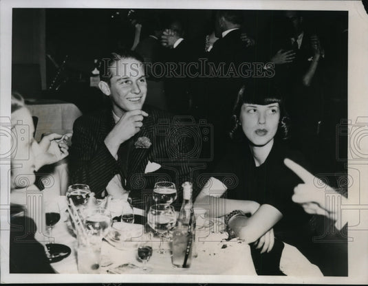 1937 Press Photo New York John Vietor Jr & Sally Clark at Cog Rouge in NYC - Historic Images