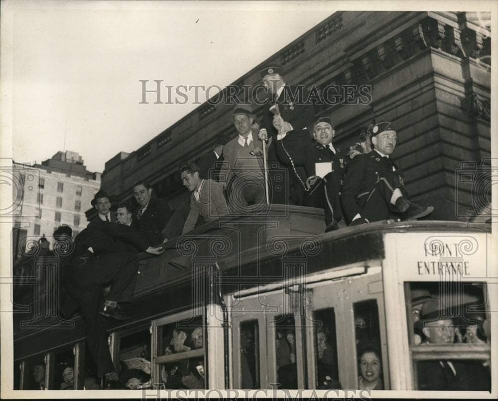 1937 Press Photo New York Watching American Legion Parade NYC - Historic Images