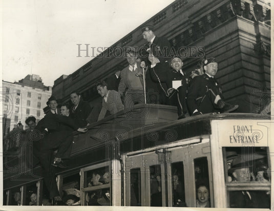 1937 Press Photo New York People watch the American Legion Parade NYC-Historic Images