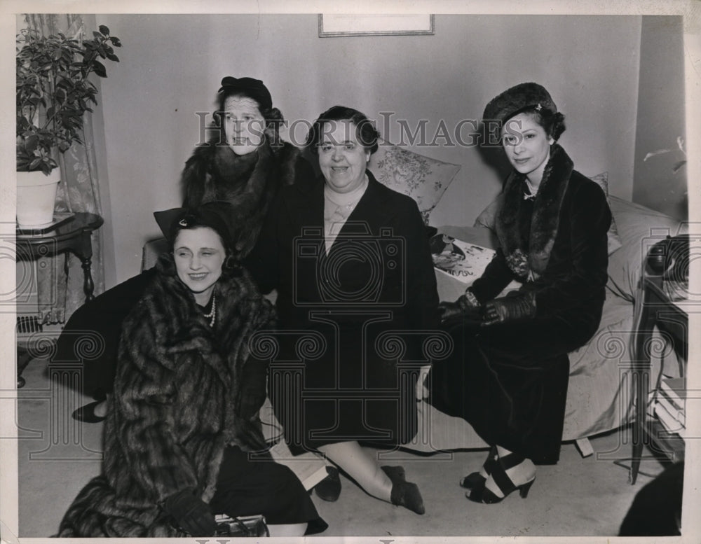 1937 Press Photo New York Meeting to Plan for Selection of Fashion Queen NYC - Historic Images