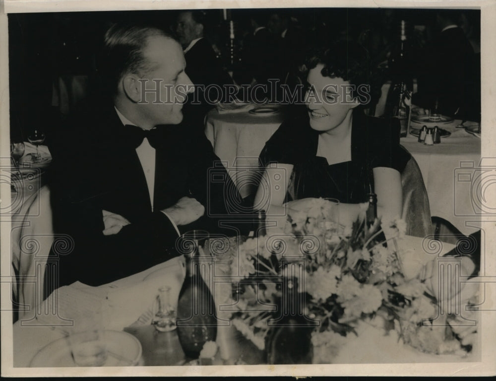 1937 Press Photo New York Mrs. Cromwell And Arthur Whitney Supper At Waldorf NYC-Historic Images