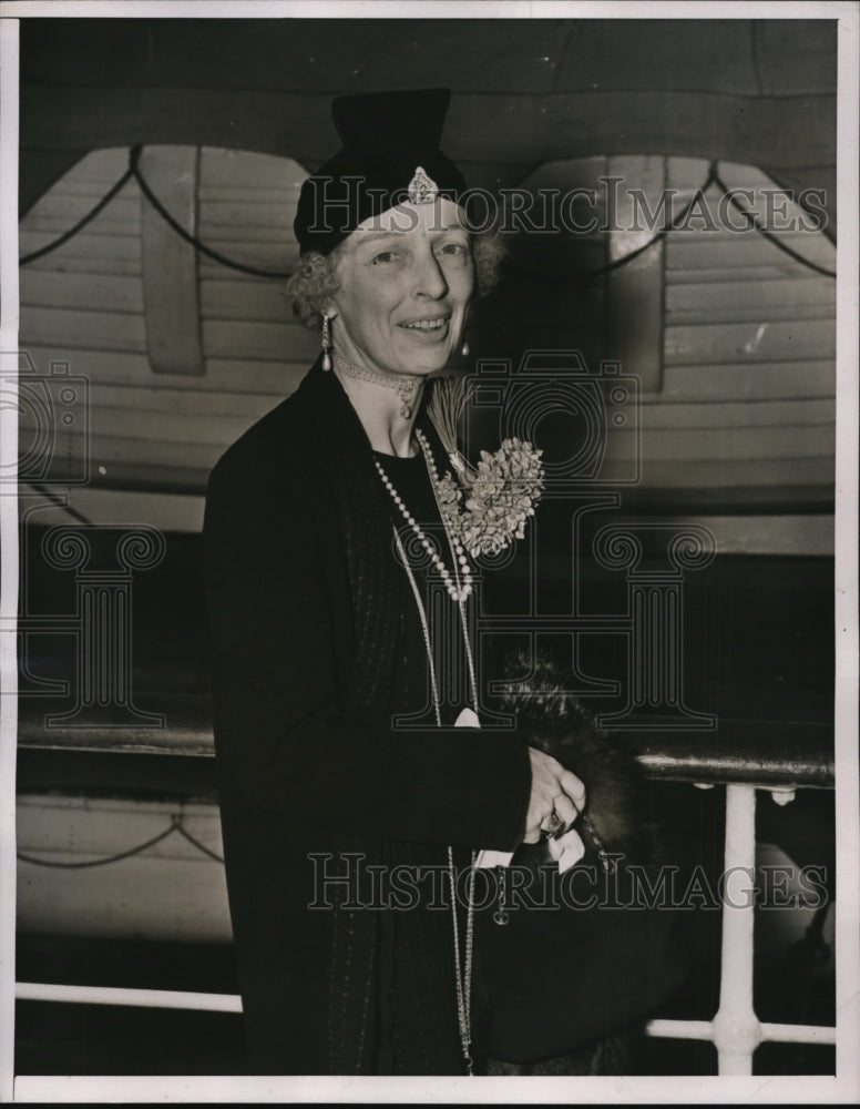 1937 Press Photo New York Yo Lady Ward of England arrived in New York City NYC-Historic Images