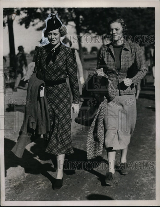 1936 Press Photo New York Catherine Raymond,Alice Polk at Westbury Polo Game NYC-Historic Images