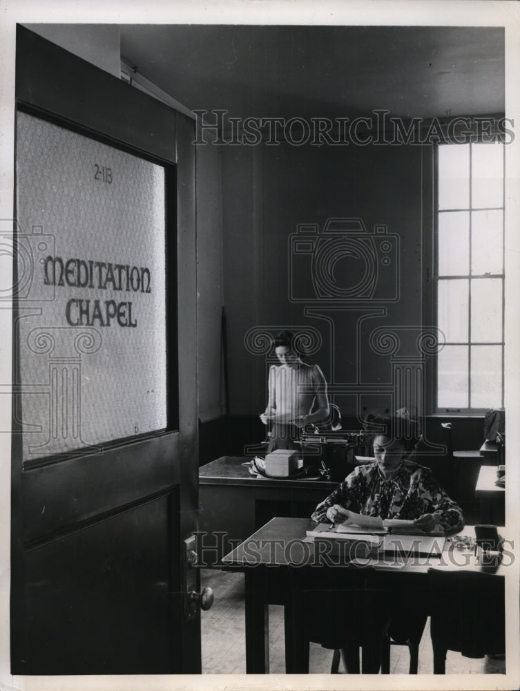 1946 Press Photo New York Meditation Chapel Converted Into Records Section NYC - Historic Images