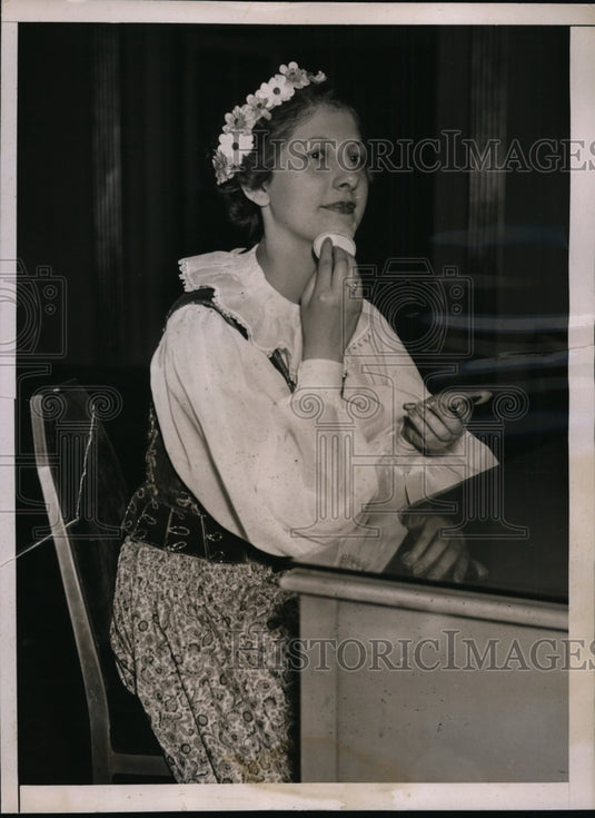 1937 Press Photo New York Jennie Surmacz Dancer in "A night on old Krakow" NYC - Historic Images