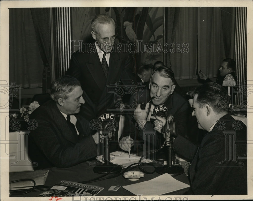 1941 Press Photo New York Defense and Tomorrow&#39;s World Discussion NYC - Historic Images