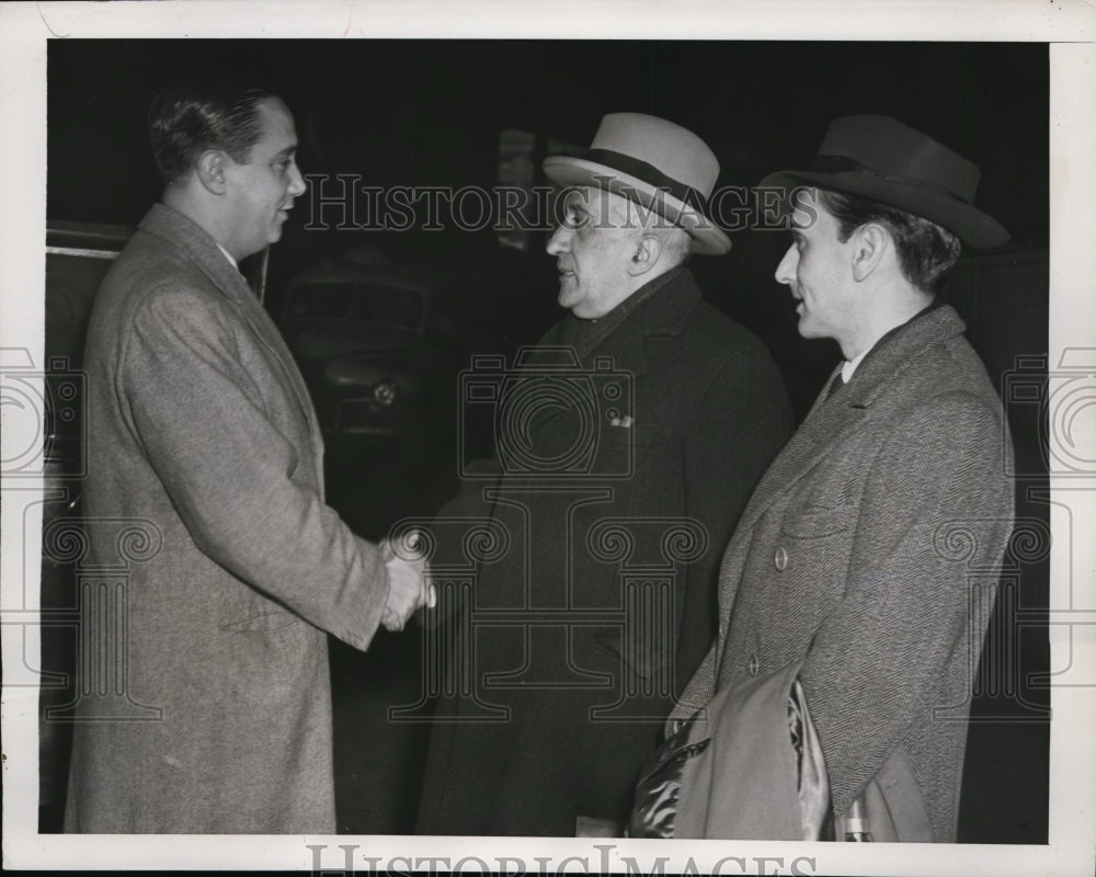 1946 Press Photo New York Marucio Fernandes of Brazil for UN in NYC - Historic Images