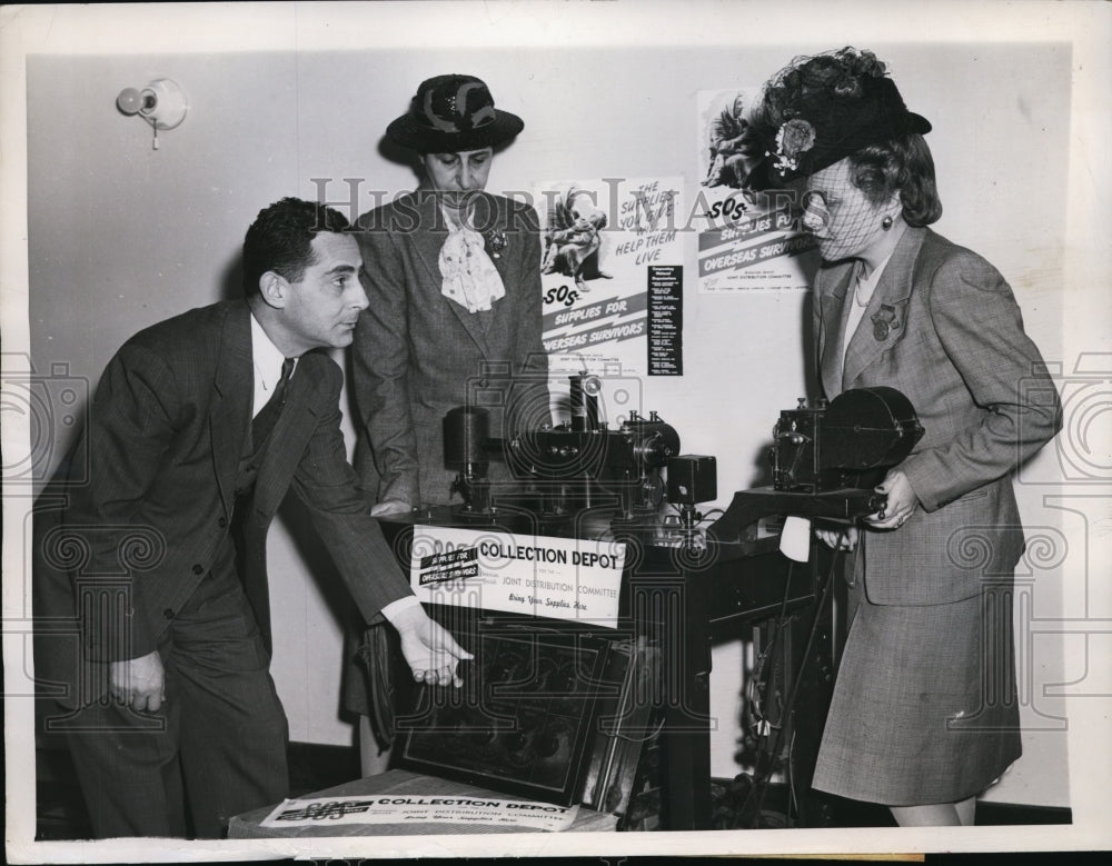 1946 Press Photo New York New Electrocardiogram Machine NYC - neny14318 - Historic Images