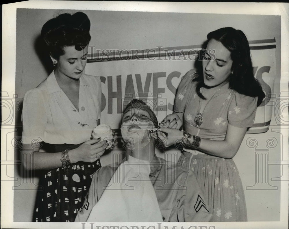 1941 Press Photo New York Shaves for the Boys Committee for service Men NYC-Historic Images