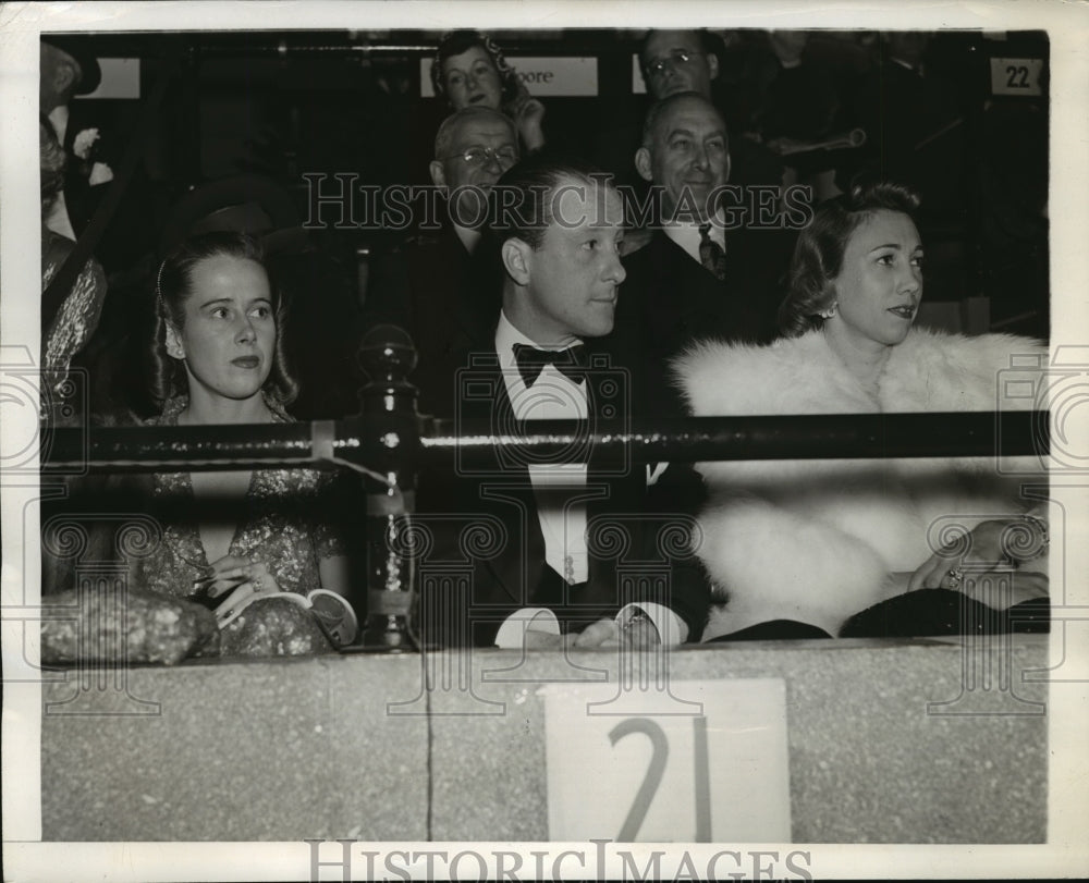 1941 Press Photo New York Mrs.John M.Schiff and Mr and Mrs.Rarclay K Douglas NYC - Historic Images