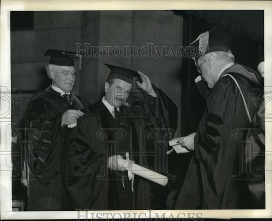 1941 Press Photo New York Nicholas Murray Butler Gives Carlos Davila Award NYC-Historic Images