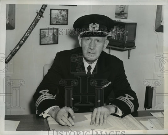 1941 Press Photo New York Captain  OEW Huldgren of SS Rammeren in NYC - Historic Images