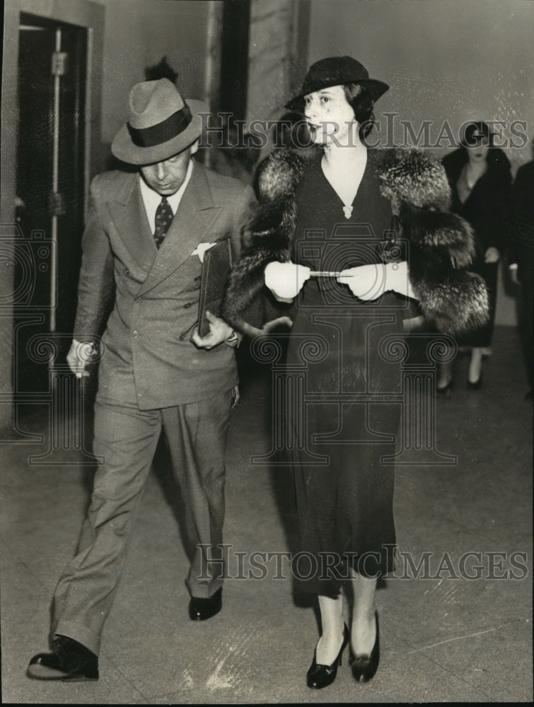 1934 Press Photo New York Prince Hoenlohe, Mrs. Reginald Vanderbilt Hearing NYC - Historic Images