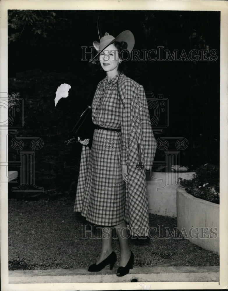 1941 Press Photo New York Viscountess Moore at preview showing NYC - Historic Images