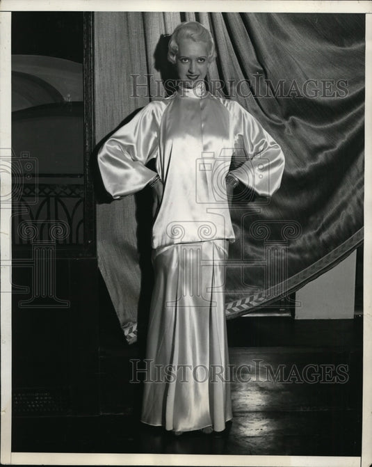 1931 Press Photo New York Diana Seaby in White evening gown at Palm Beach NYC - Historic Images