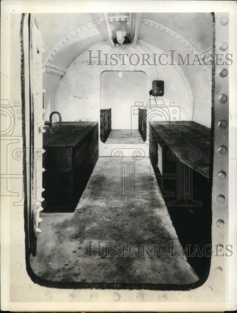 1934 Press Photo New York Hospital Lock for Tunnel Workers NYC - Historic Images