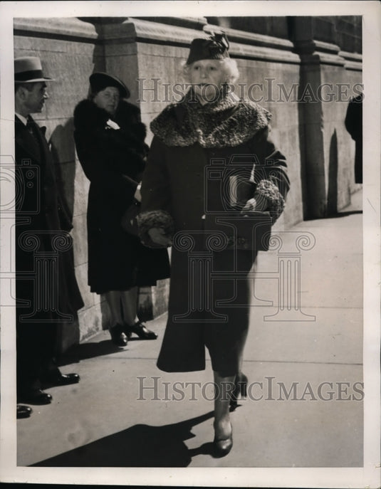 1940 Press Photo New York Mrs Cornelius Vanderbilt,  St Thomas church NYC - Historic Images