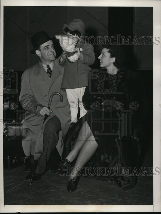 1940 Press Photo New York George & Gerda Gottlieb arrive on S.S. Georgic NYC - Historic Images