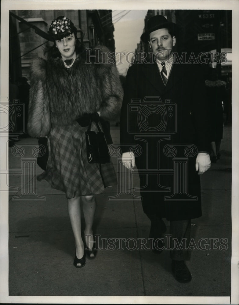 1940 Press Photo New York Mrs.Margaret Siegers and Gen. Thomas A.P. Krock NYC - Historic Images