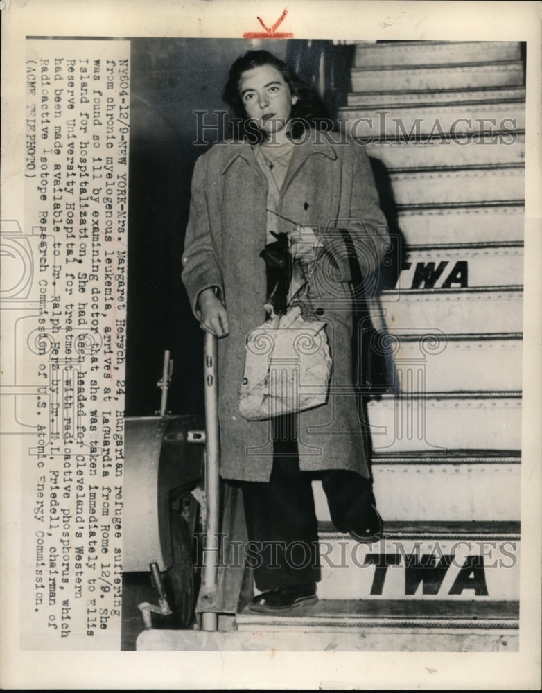 1949 Press Photo New York Mrs. Margaret Hersch Hungarian Refugee Leukemia NYC - Historic Images