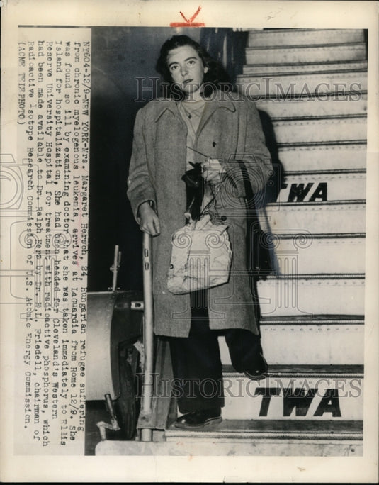 1949 Press Photo New York Mrs. Margaret Hersch Hungarian Refugee Leukemia NYC - Historic Images