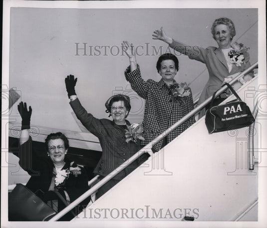 1954 Press Photo New York women delegates board Plane to Brazil NYC - neny17166-Historic Images