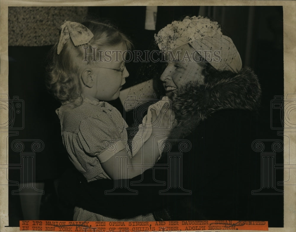 1940 New York Woman and Child NYC-Historic Images