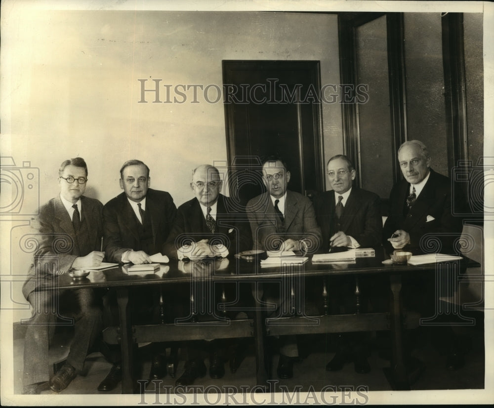 1930 Press Photo New York Public Service personnel meetingin NYC - neny17305-Historic Images