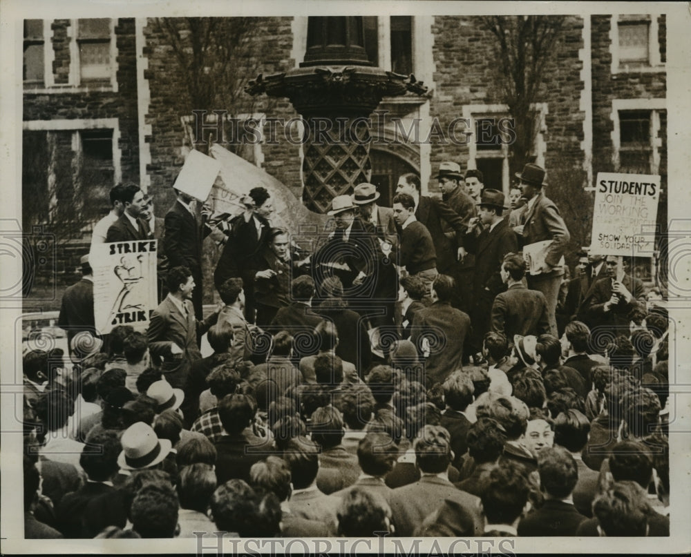 1934 Press Photo New York College of the City Students AntiWar Demonstration NYC-Historic Images