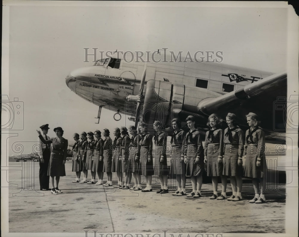 1940 New York Novetah Davenport and Girl Scout Mariners in NYC-Historic Images