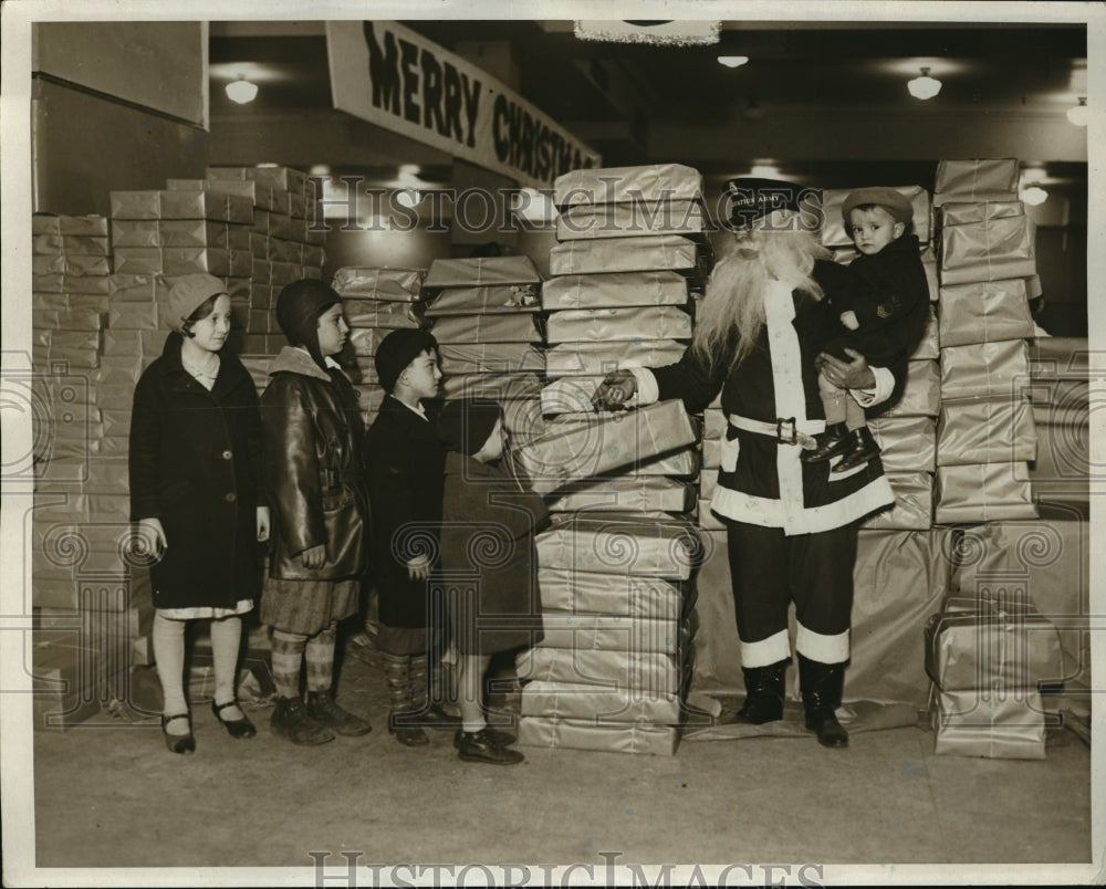 1931 Press Photo New York Louis Roauer Salvation Army Santa NYC - Historic Images