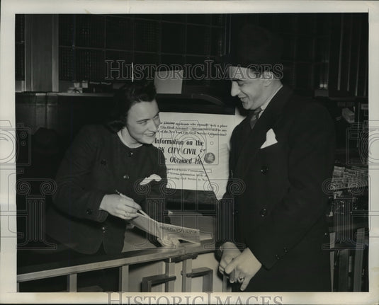 1940 Press Photo NEW YORK CITY CHECKS CIVIL SERVICE TEST PAPERS NYC - Historic Images