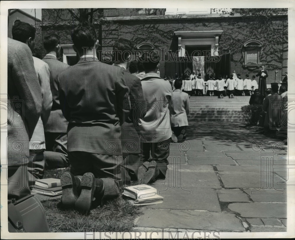 1951 Press Photo New York Observance of Prayer to Russia At Manhattan College.-Historic Images