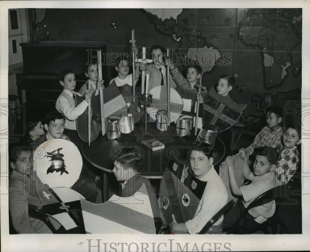 1954 Press Photo New York West Side YMCA Junior Knights of the Round Table NYC - Historic Images