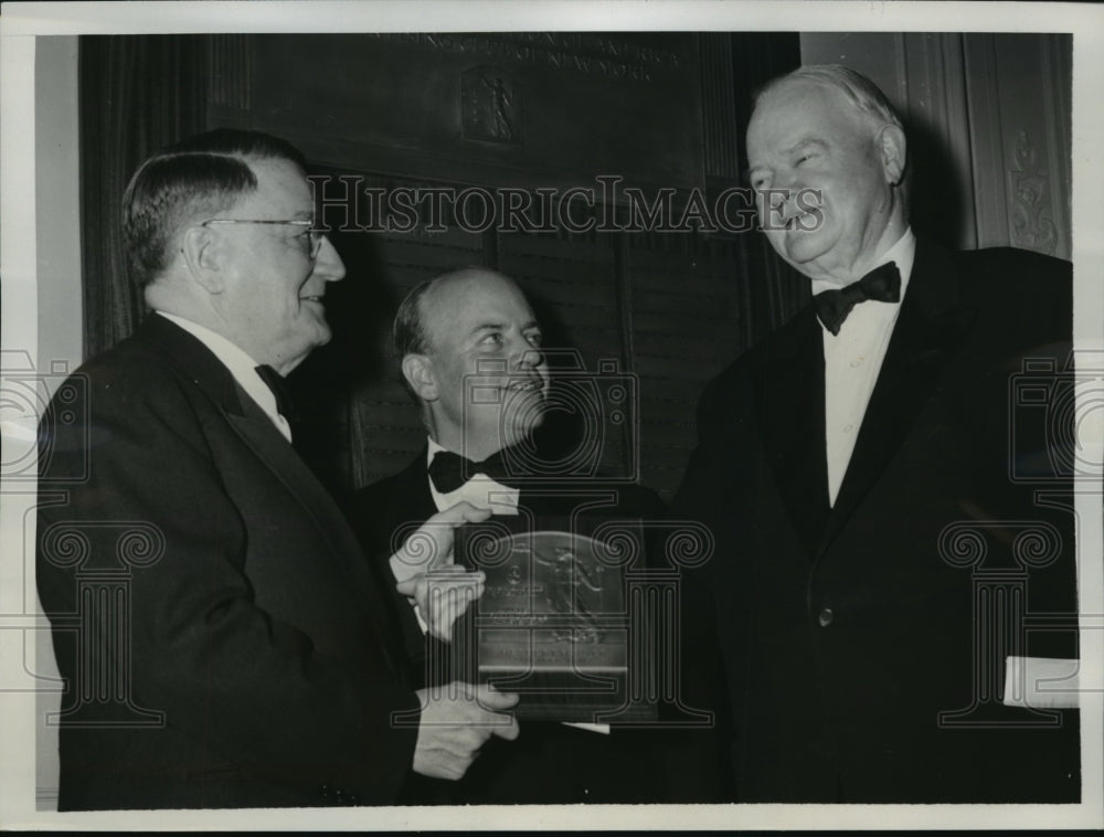 1949 Press Photo New York Ex President Herbert Hoover honored in NYC - Historic Images