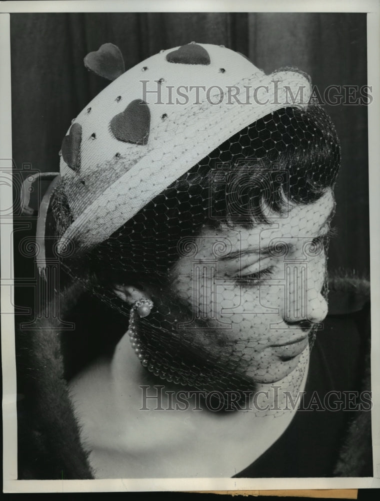 1950 New York Be My Valentine hat fashions by Peg Fischer NYC-Historic Images