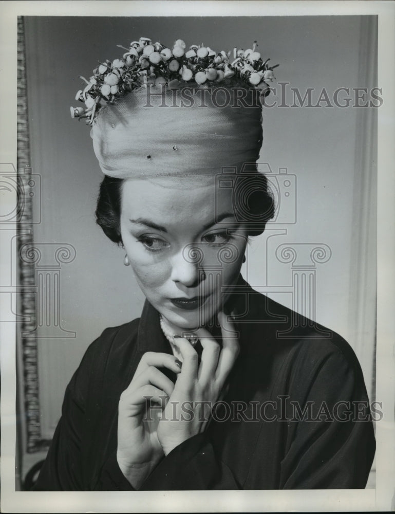 1950 New York Nago Haye&#39;s design Turban of Frivolous Pink Tulle NYC.-Historic Images