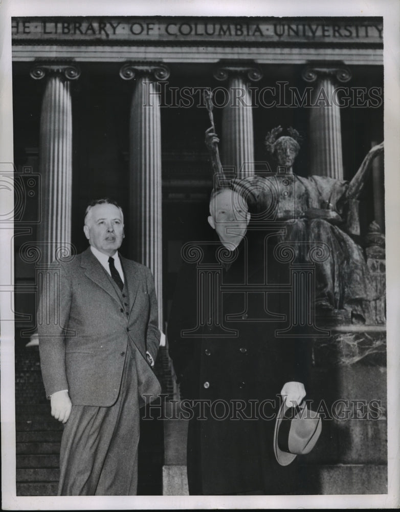 1953 Press Photo NEW YORK CONGRATULATING HIS SUCCESSOR AT COLUMBIA NYC- Historic Images